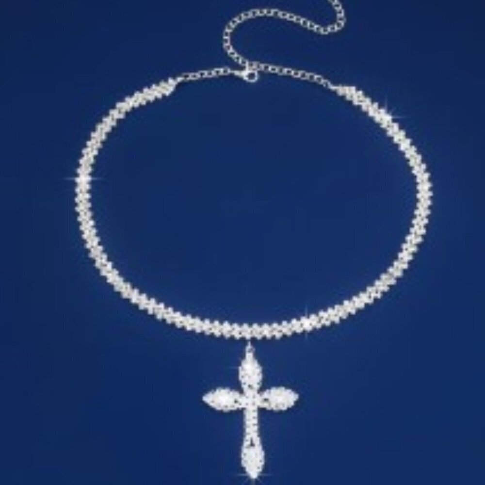 Sparkly Rhinestones Cross Pendant Necklace Silver-tone Full of Rhinestones